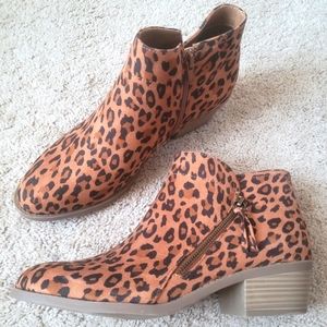 Leopard Booties sz. 9